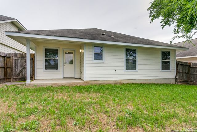 5735 Cardinal Falls, San Antonio, TX 78239