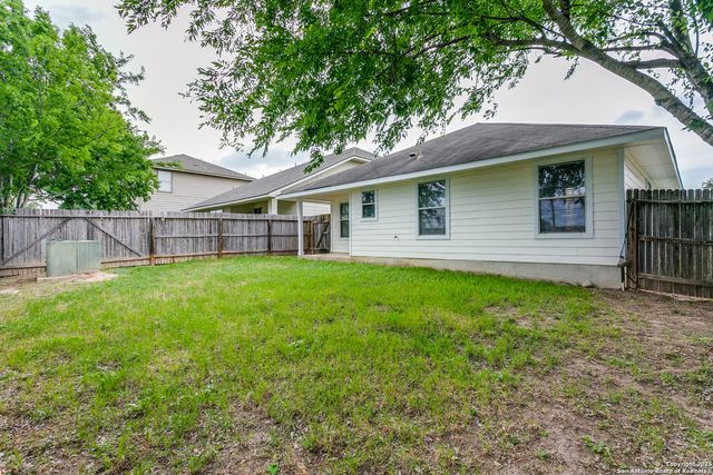 5735 Cardinal Falls, San Antonio, TX 78239