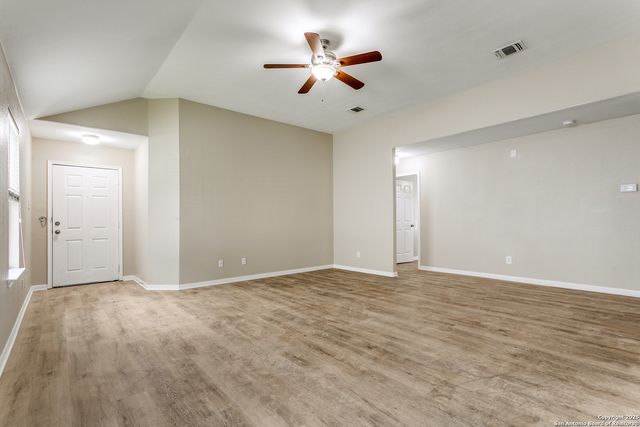 5735 Cardinal Falls, San Antonio, TX 78239