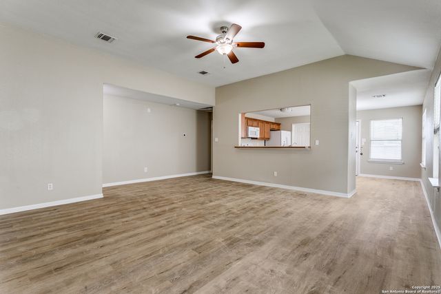 5735 Cardinal Falls, San Antonio, TX 78239