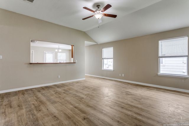 5735 Cardinal Falls, San Antonio, TX 78239