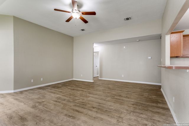 5735 Cardinal Falls, San Antonio, TX 78239