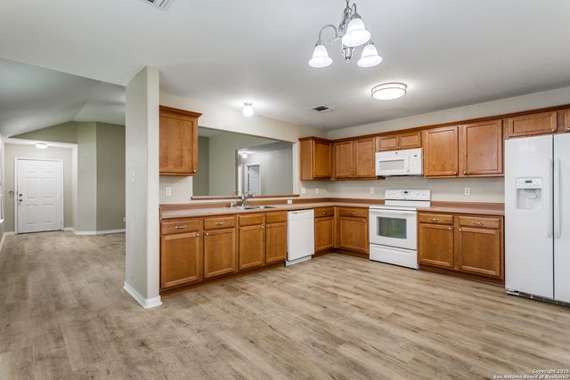 5735 Cardinal Falls, San Antonio, TX 78239