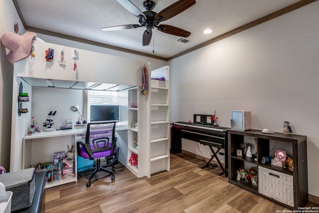 602 E Hunt St, Pleasanton, TX 78064