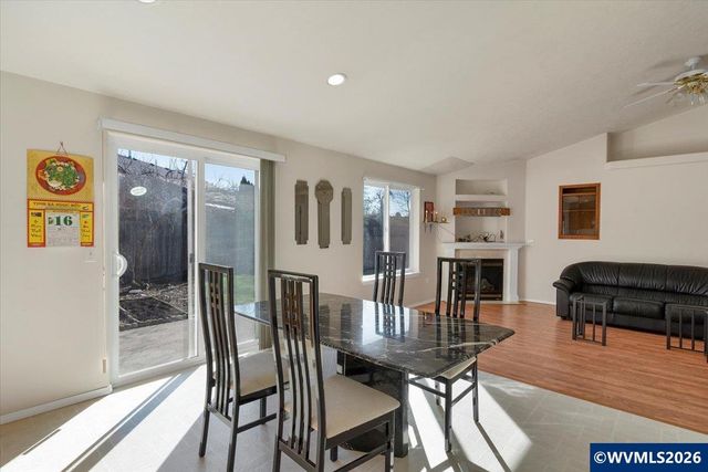 1860 Plateau St NE, Salem, OR 97305