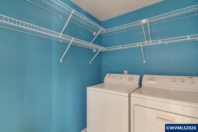 1860 Plateau St NE, Salem, OR 97305