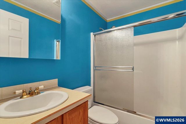 1860 Plateau St NE, Salem, OR 97305