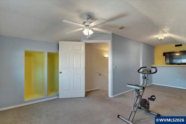 1860 Plateau St NE, Salem, OR 97305