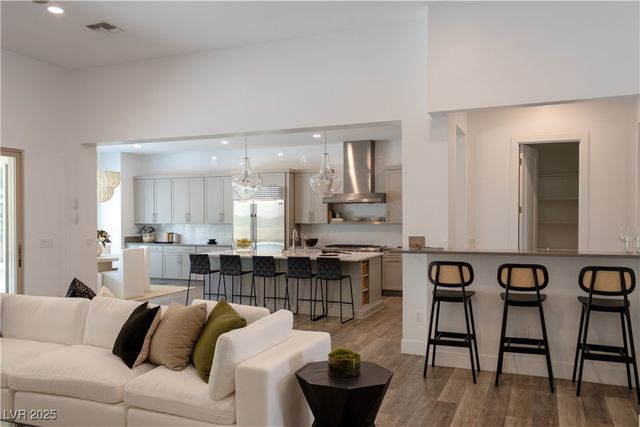 11181 Luna Blanca Drive, Las Vegas, NV 89138