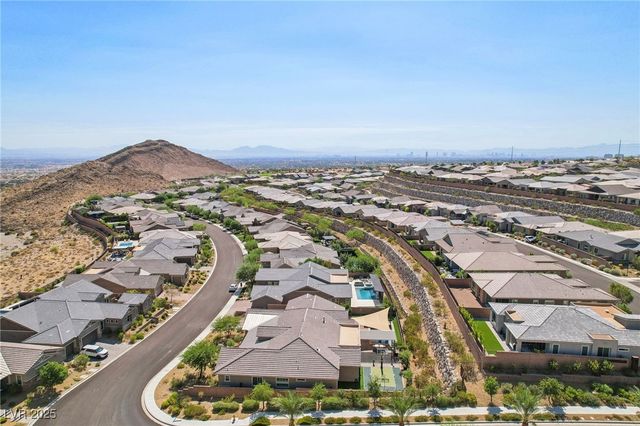 11181 Luna Blanca Drive, Las Vegas, NV 89138