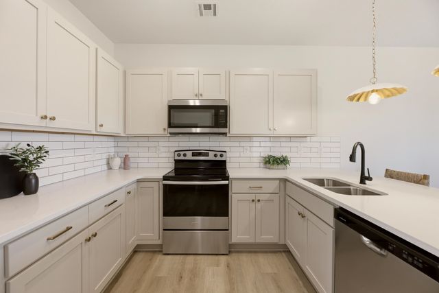 3520 N Azalea St, Maize, KS 67223