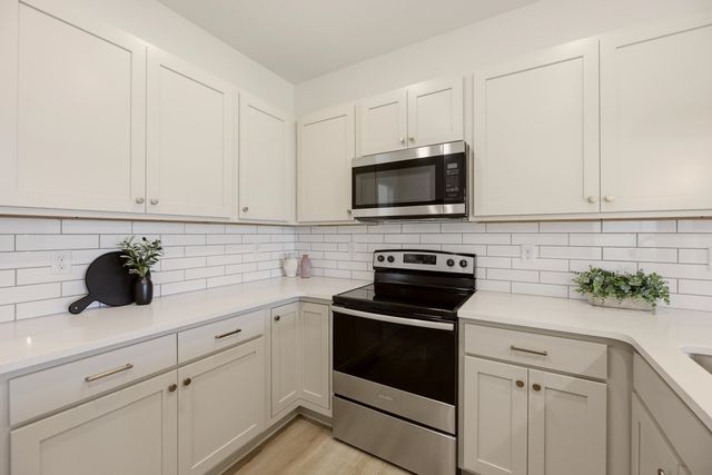 3520 N Azalea St, Maize, KS 67223
