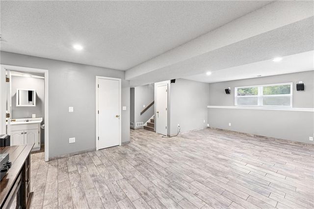 5709 Outlook Street, Mission, KS 66202