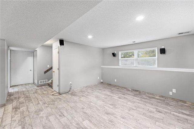 5709 Outlook Street, Mission, KS 66202