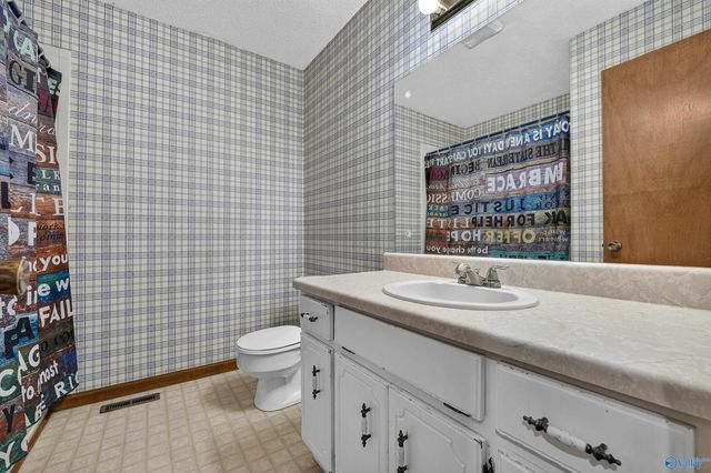 261 Glenview Drive, Estill Springs, TN 37330