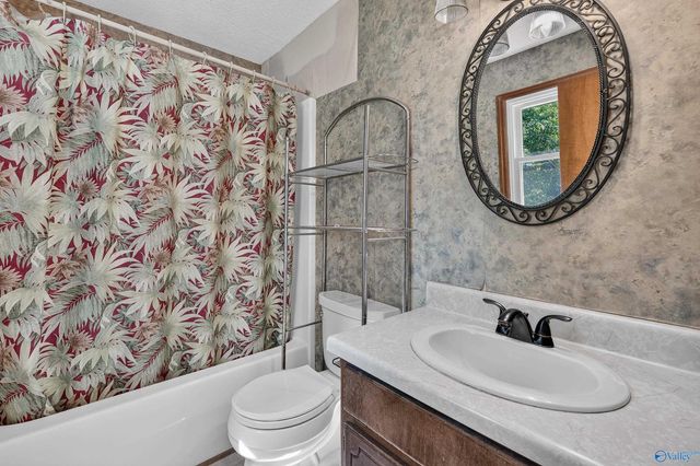 261 Glenview Drive, Estill Springs, TN 37330
