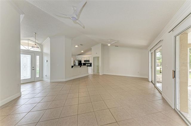 6101 55TH AVENUE CIRCLE E, Bradenton, FL 34203