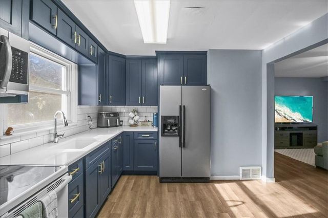 206 Hillcrest Drive, Warrensburg, MO 64093