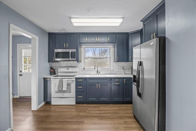 206 Hillcrest Drive, Warrensburg, MO 64093