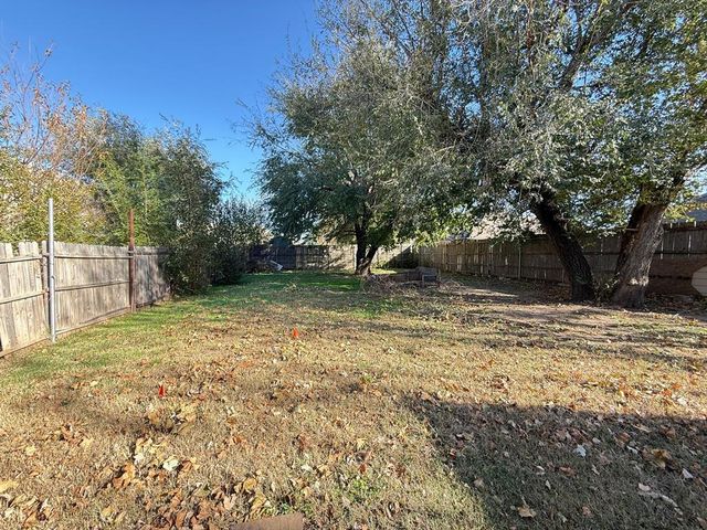 4200 N Thompkins Avenue, Bethany, OK 73008