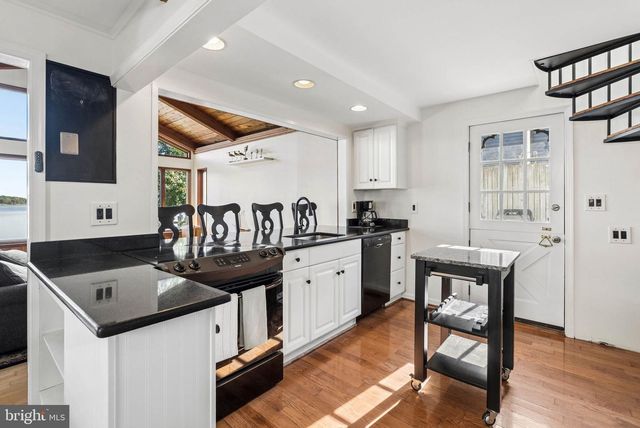 6832 LESLIE RD, Middle River, MD 21220