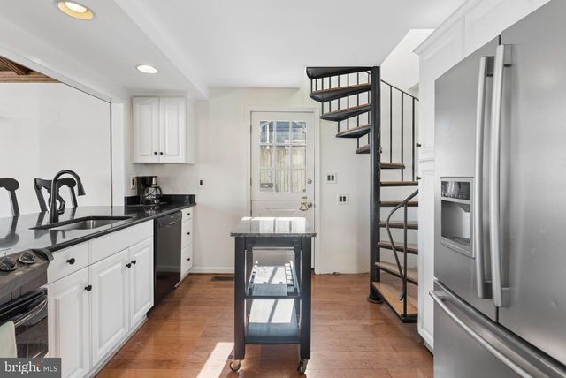 6832 LESLIE RD, Middle River, MD 21220