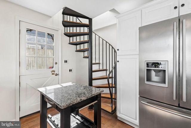 6832 LESLIE RD, Middle River, MD 21220