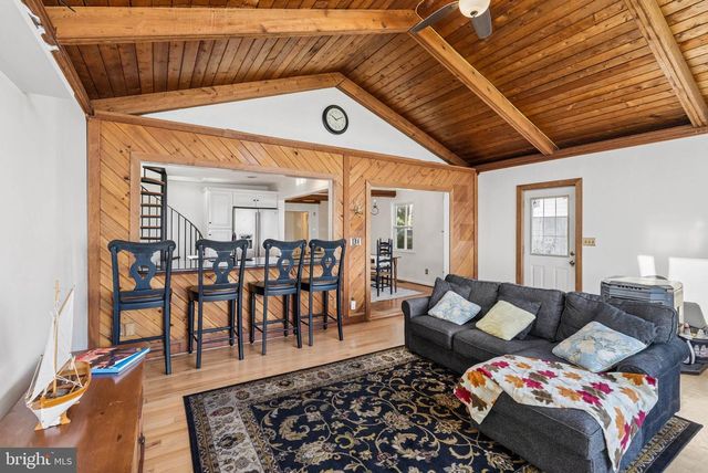 6832 LESLIE RD, Middle River, MD 21220
