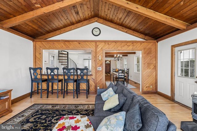 6832 LESLIE RD, Middle River, MD 21220