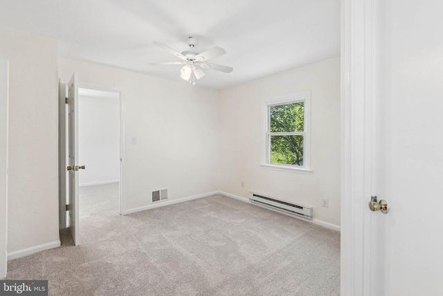 6832 LESLIE RD, Middle River, MD 21220