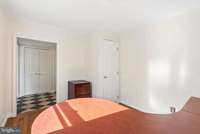 6832 LESLIE RD, Middle River, MD 21220