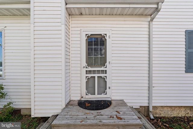 6832 LESLIE RD, Middle River, MD 21220