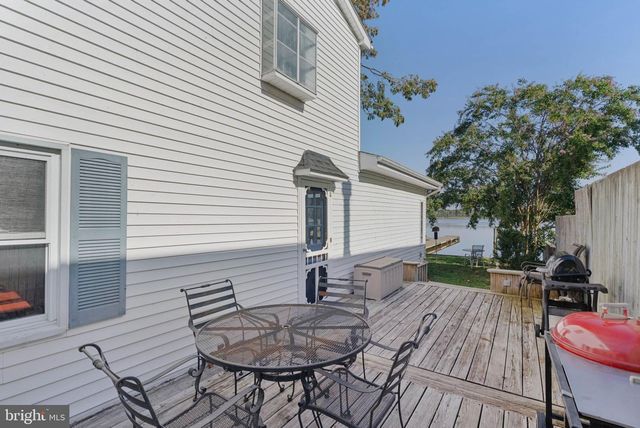 6832 LESLIE RD, Middle River, MD 21220