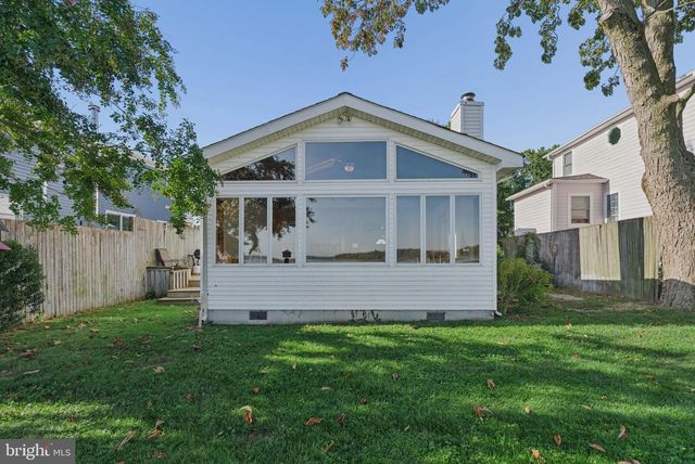 6832 LESLIE RD, Middle River, MD 21220