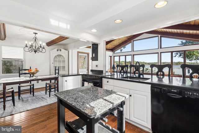 6832 LESLIE RD, Middle River, MD 21220