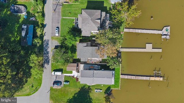 6832 LESLIE RD, Middle River, MD 21220