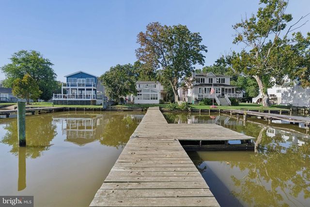 6832 LESLIE RD, Middle River, MD 21220