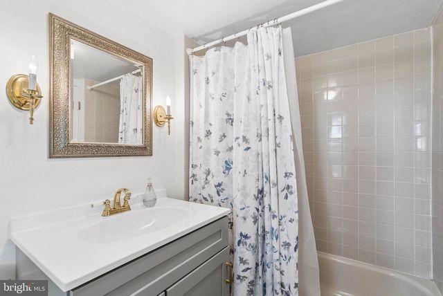 6832 LESLIE RD, Middle River, MD 21220