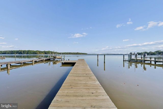 6832 LESLIE RD, Middle River, MD 21220