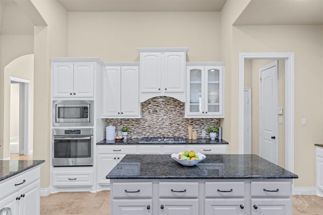 27602 Lakeway Trail Lane, Fulshear, TX 77441