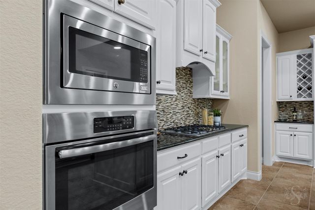 27602 Lakeway Trail Lane, Fulshear, TX 77441