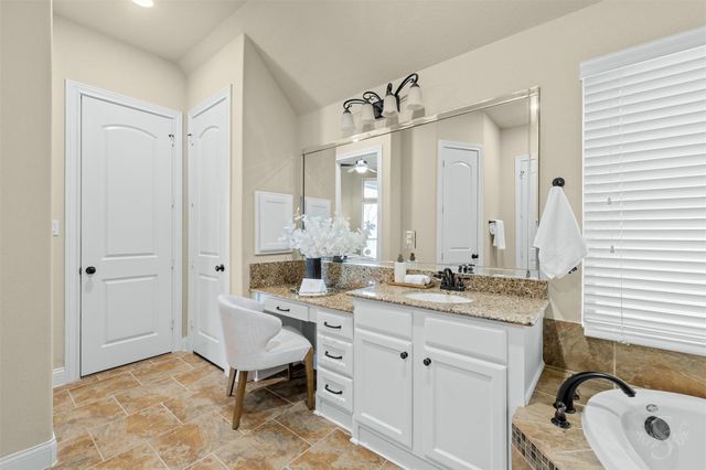 27602 Lakeway Trail Lane, Fulshear, TX 77441