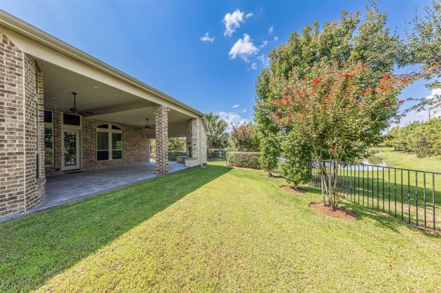 27602 Lakeway Trail Lane, Fulshear, TX 77441