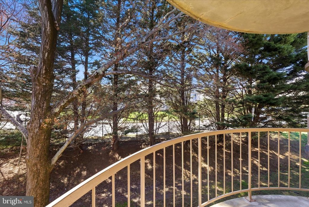 Image 20 of property listing at 3360 HUNTLEY SQUARE DR #B1, Temple Hills, MD 20748