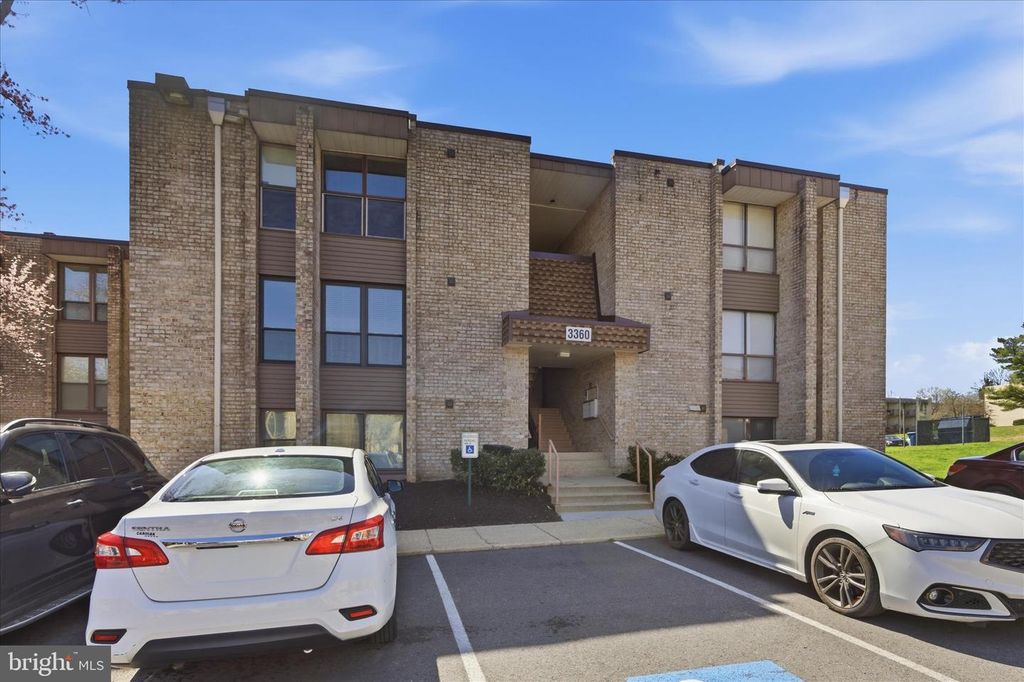 Image 21 of property listing at 3360 HUNTLEY SQUARE DR #B1, Temple Hills, MD 20748