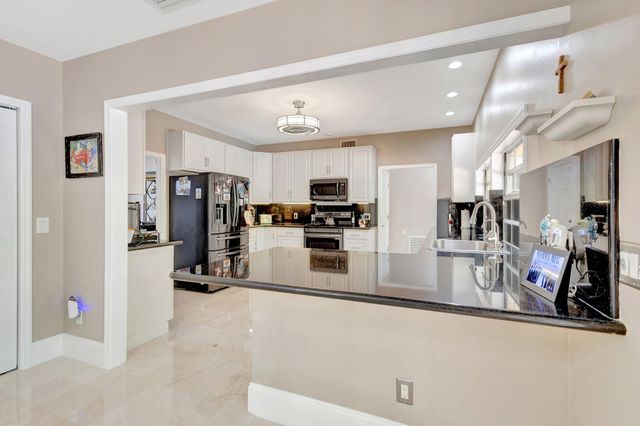 3202 SW Holly Lane, Palm City, FL 34990