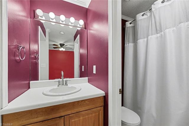 574 Brookside Court, Kernersville, NC 27284