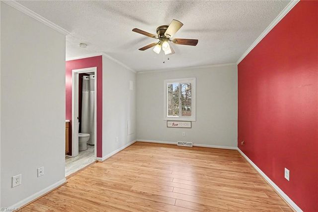 574 Brookside Court, Kernersville, NC 27284