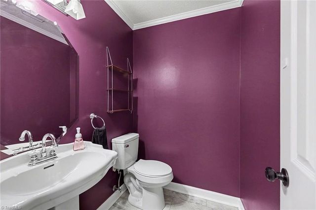 574 Brookside Court, Kernersville, NC 27284