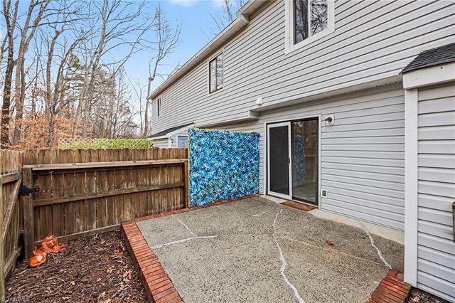 574 Brookside Court, Kernersville, NC 27284